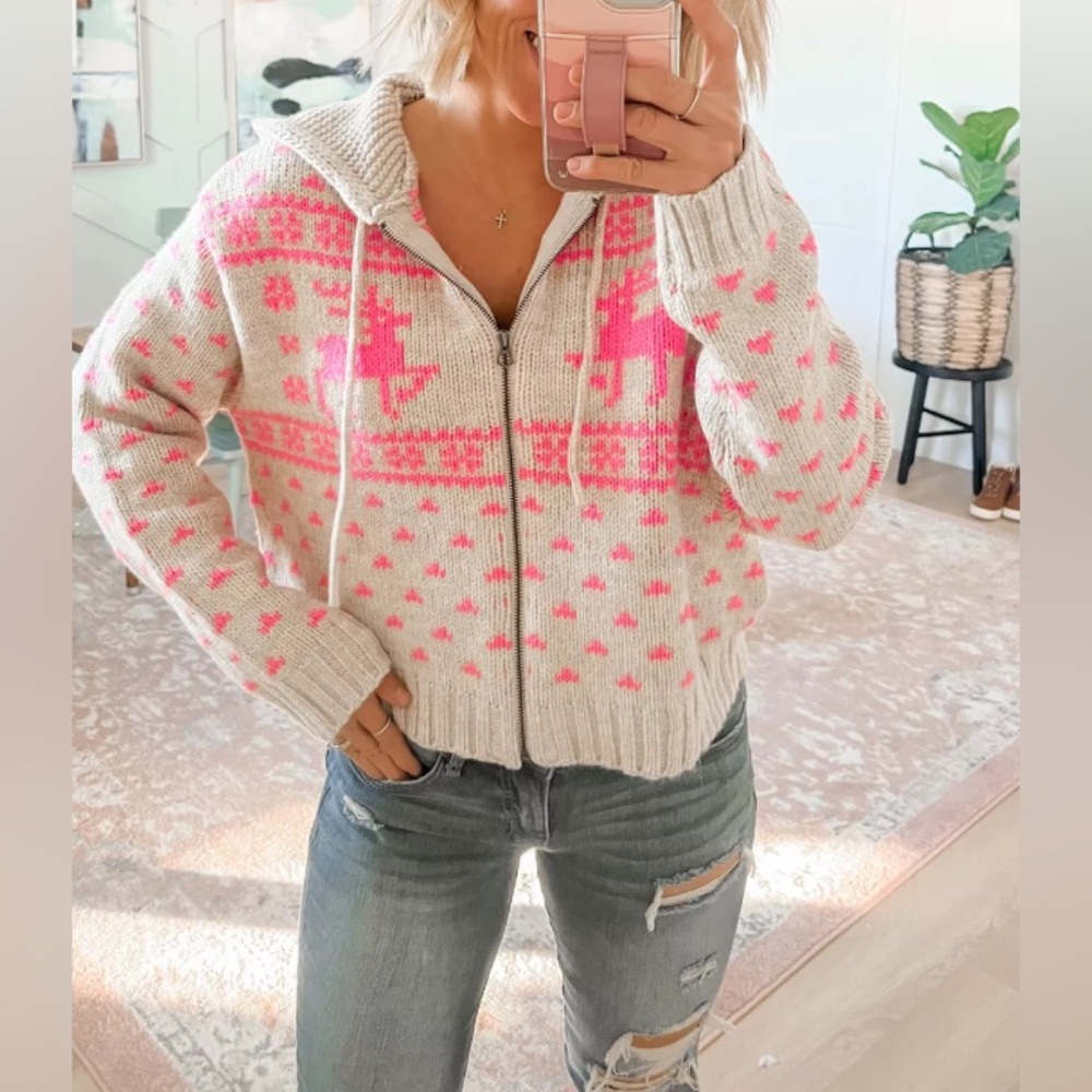 American Eagle | Christmas Beige and Pink Knit Jacket size XS